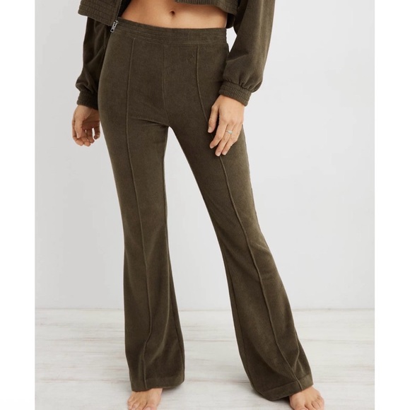aerie Pants - Aerie Groove-On Rib Velour Flare Olive Green Pull-On Pants Size Large Short